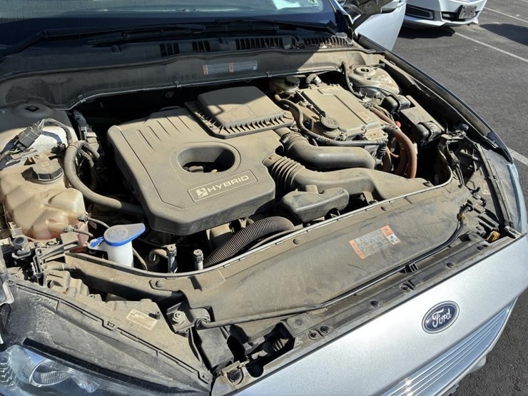 2016-ford-fusion-sedan-image-6