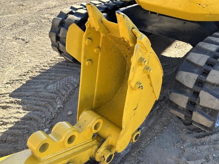 komatsu-pc12uu-2-image-11