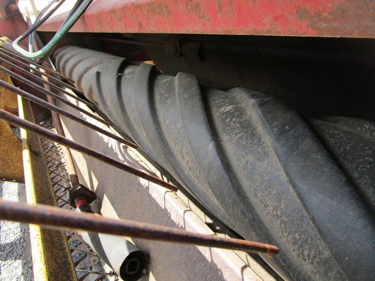 new-holland-492-image-3