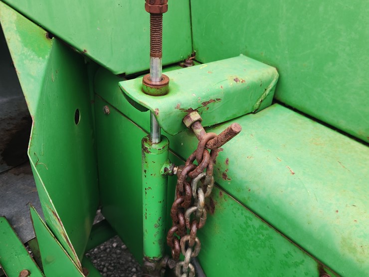 john-deere-328-image-8