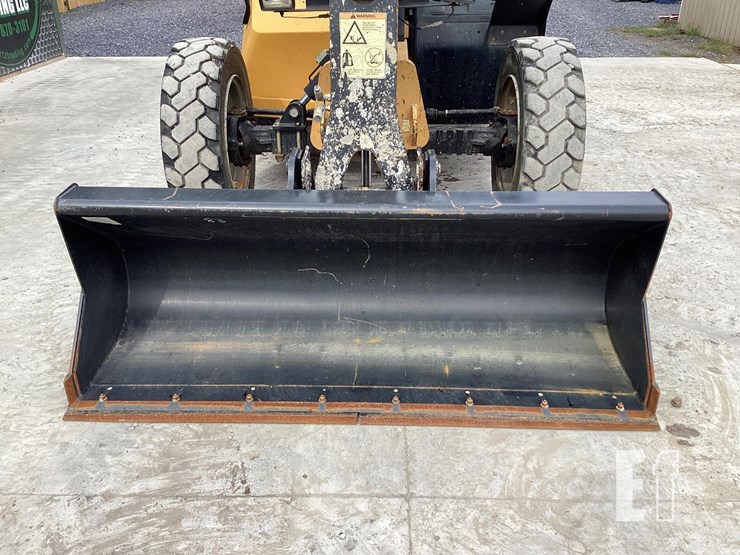 2014-caterpillar-tl642c-image-9