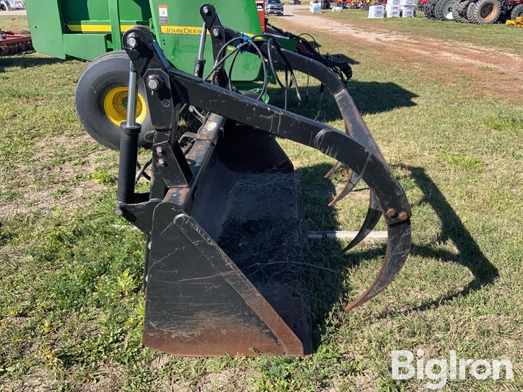 loader-bucket-&-grapple-image-4