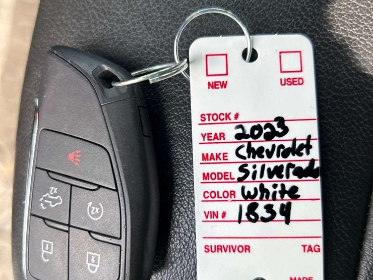 2023-chevrolet-1500-image-36