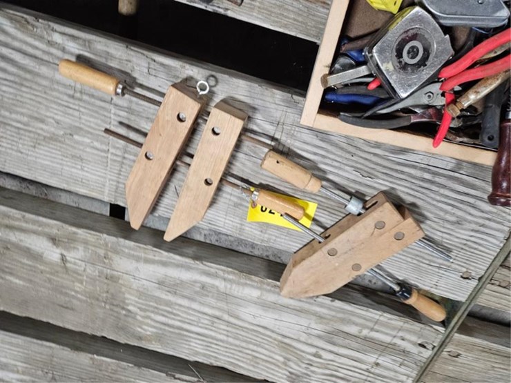 #2464-•-box-of-assorted-hand-tools-&-clamps-image-3
