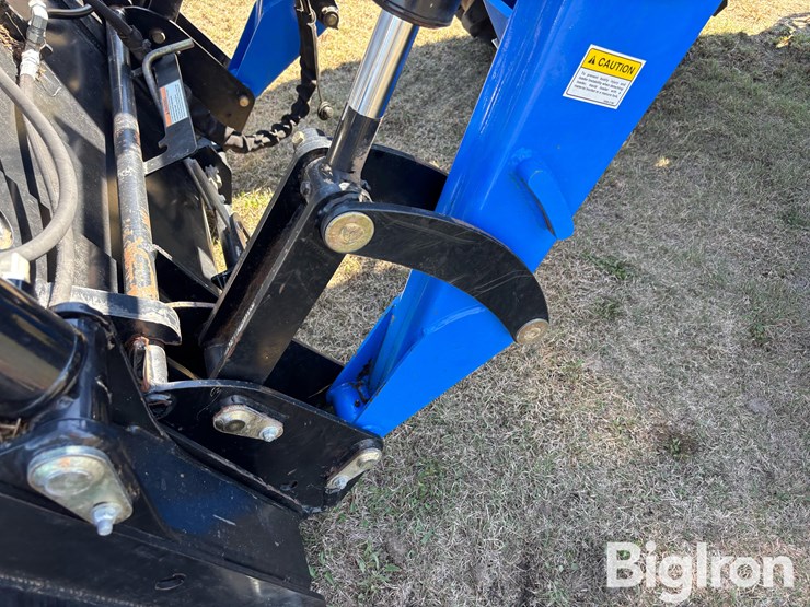 2014-new-holland-t7.210-image-17