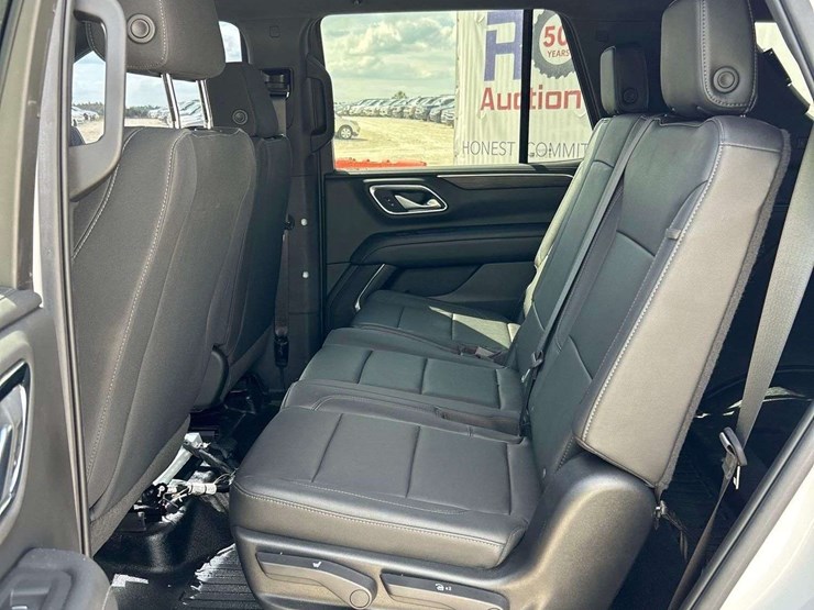 2022-chevrolet-tahoe-image-22