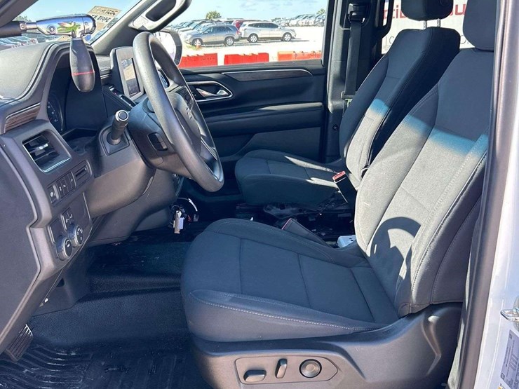 2021-chevrolet-tahoe-image-13