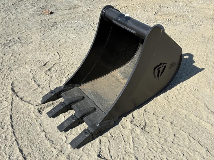 sany-excavator-bucket-w/-teeth-18"-image-1