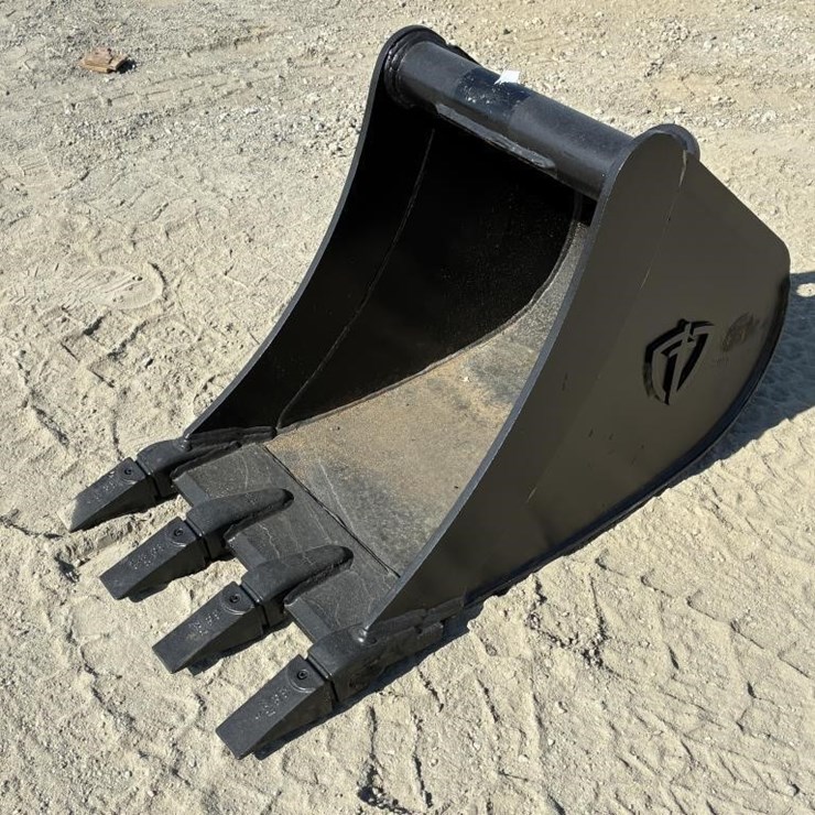 Sany Excavator Bucket W/ Teeth 18"