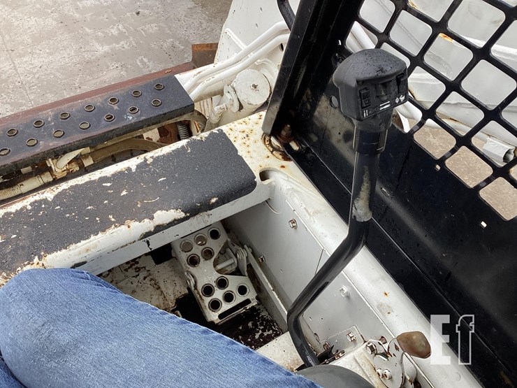 2005-bobcat-t190-image-16