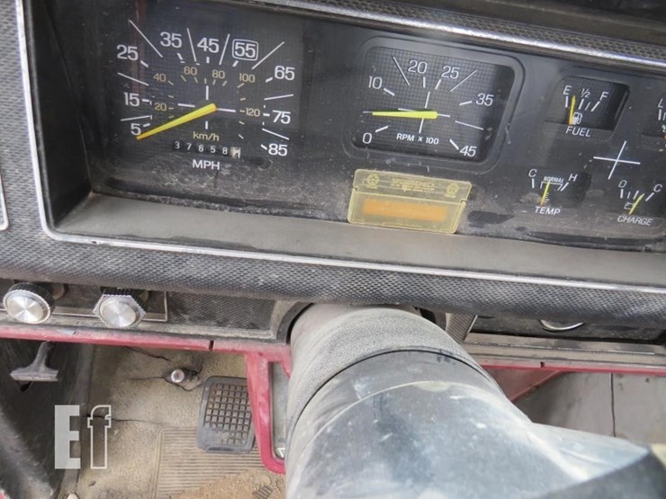 1982-ford-f700-image-12