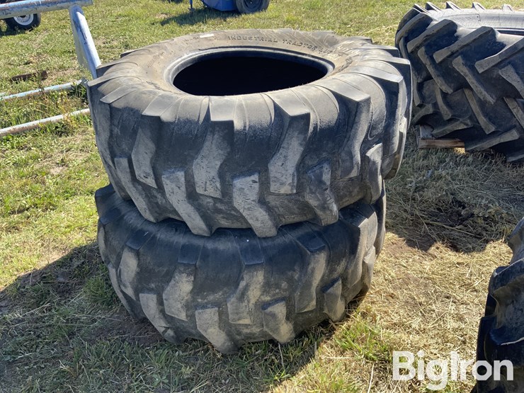 titan-18.2-26-tractor-tires-image-1