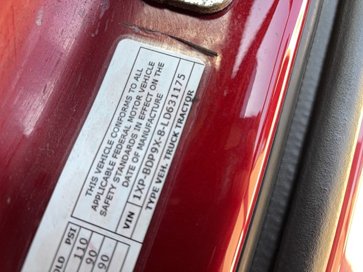 2020-peterbilt-579-image-23