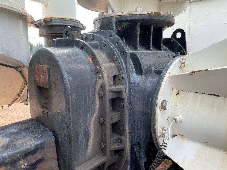 2011-peterbilt-365-image-51