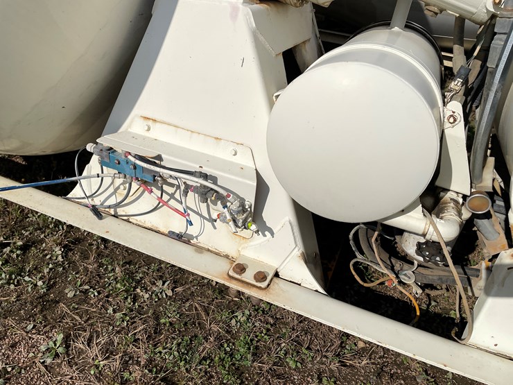 #3375-•-mcneilus-cement-mixer-drum-with-chutes-and-controls-image-20