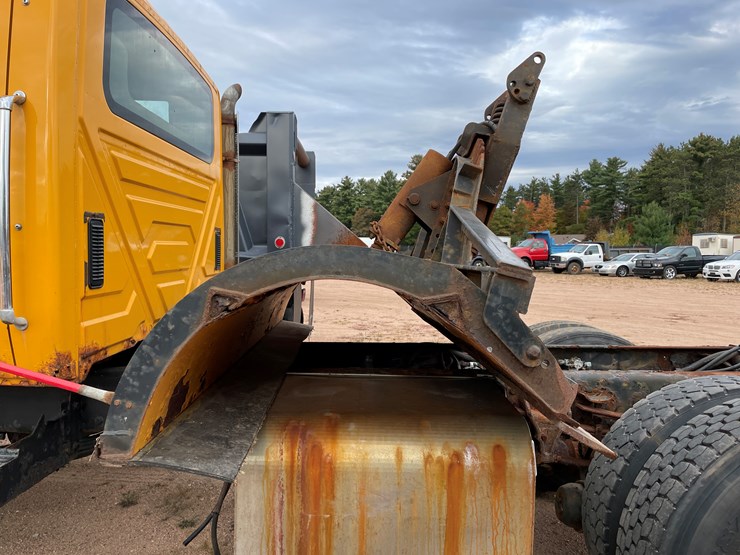 2006-international-7400-image-51