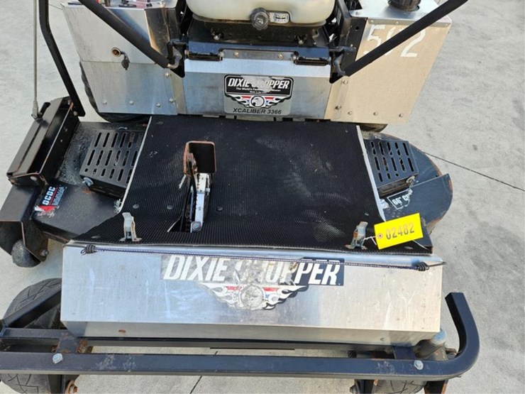 #2482-•-2012-dixie-chopper-xcaliber-3366-zero-turn-mower-image-23