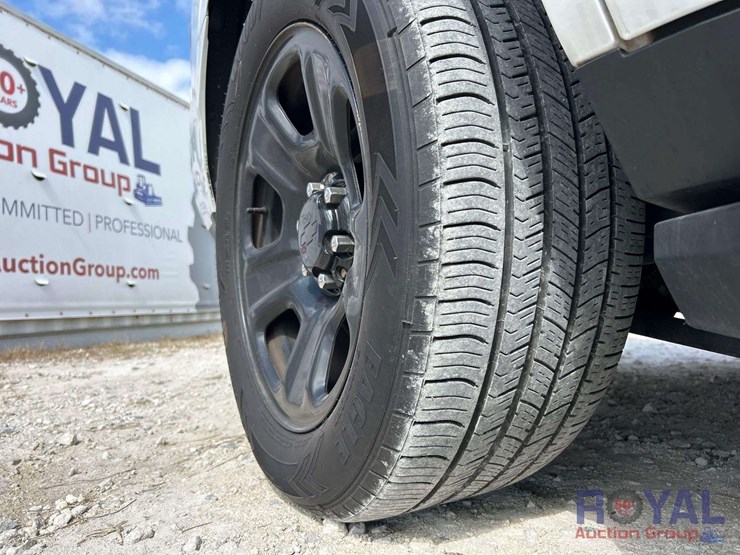 2022-chevrolet-tahoe-image-28