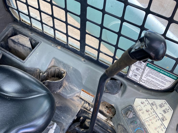 2014-bobcat-t650-image-25