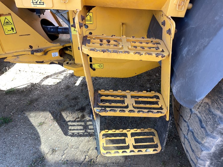 2015-volvo-l70h-image-19