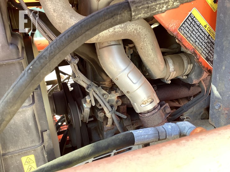 2016-kubota-m7060d-image-11