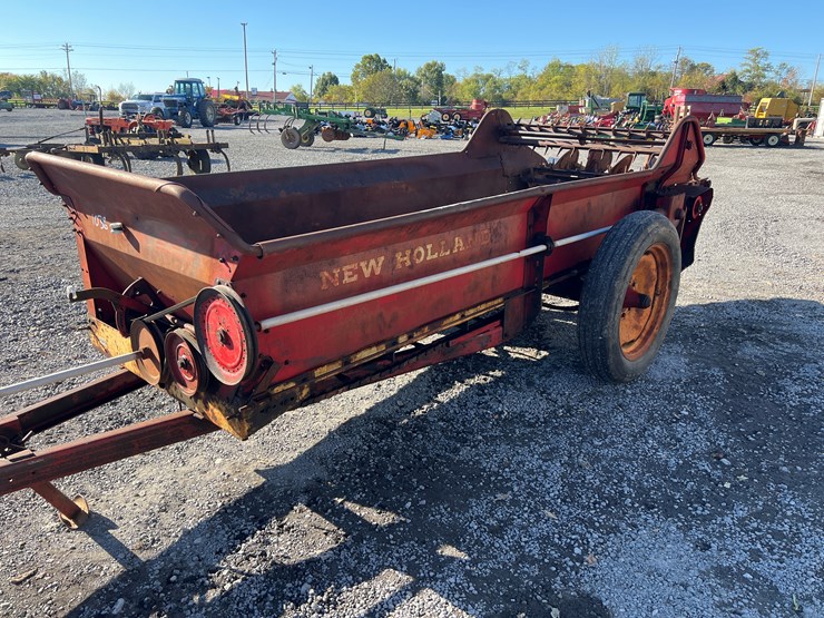 new-holland-327-image-4