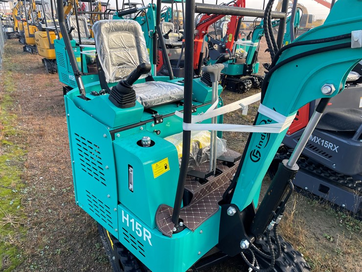 #1693-•-agt-h15r-mini-excavator-image-6