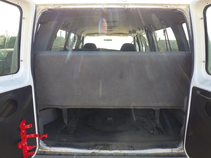 2002-ford-econoline-350-image-8