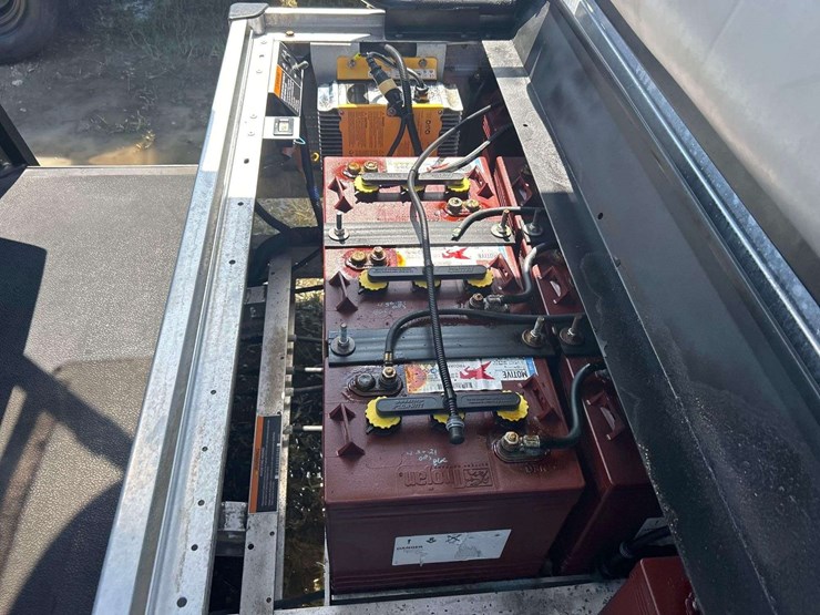 2021-club-car-carryall-500-electric-utility-cart-image-7