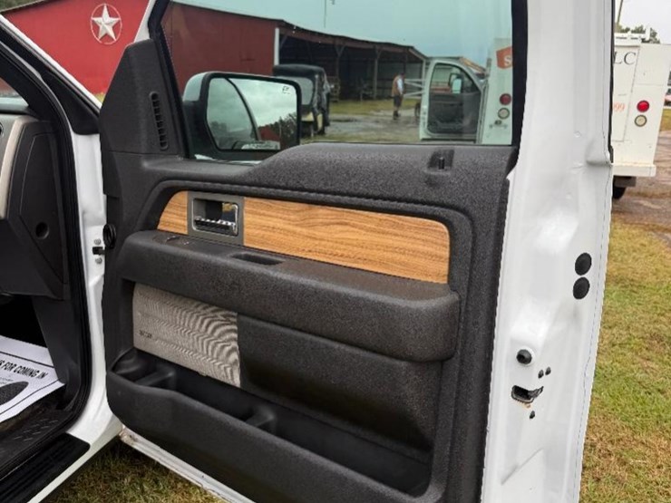 2011-ford-f150-lariat-image-19