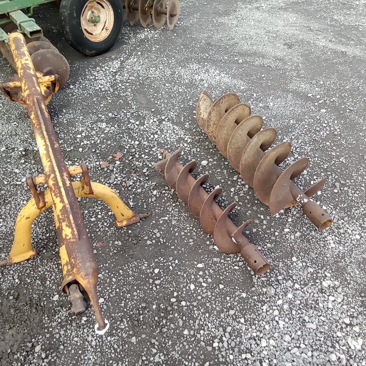 #912 • DANUSER POST HOLE DIGGER