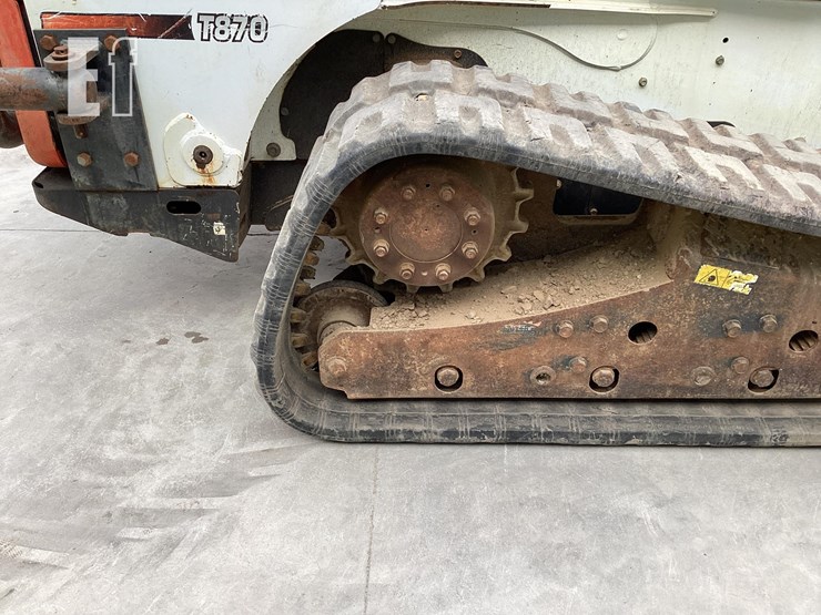 2014-bobcat-t870-image-12
