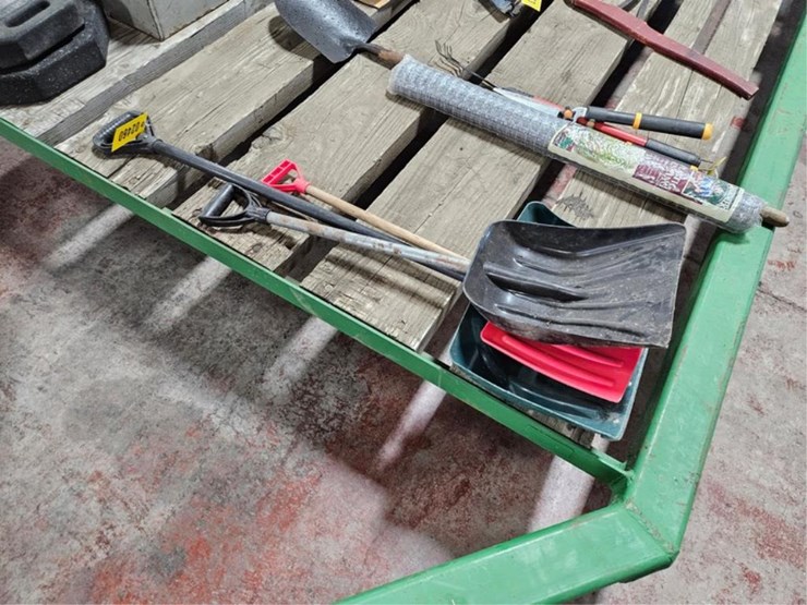#2460-•-3---snow-shovels-image-3