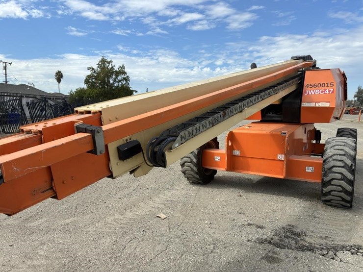 2015-jlg-600s-image-8