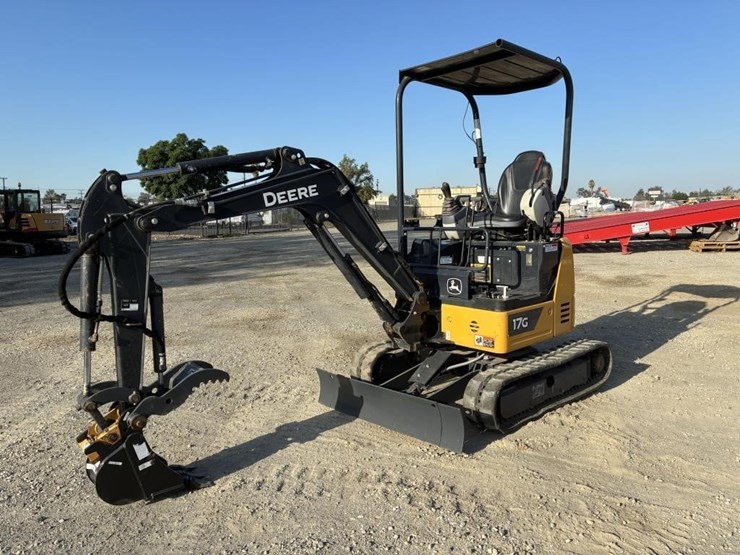 2022-deere-17g-image-1