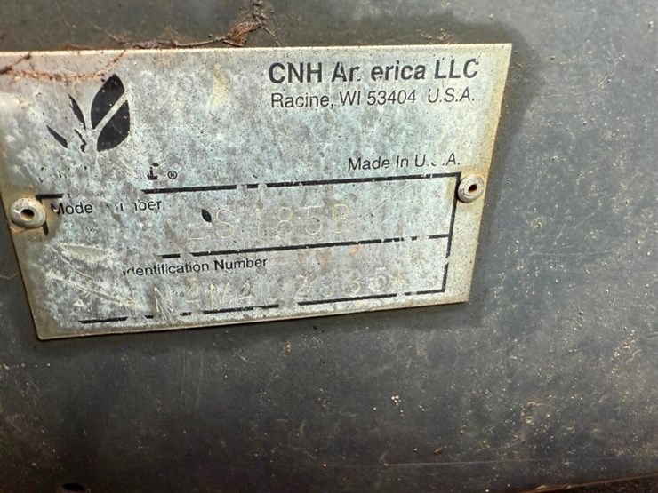 new-holland-ls185b-image-13