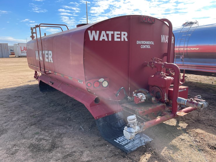 #3370-•-dust-control-5,200-gallon-water-truck-18'-tank-image-8