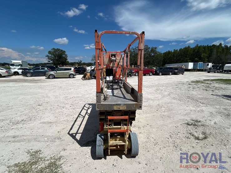 2006-jlg-2030es-image-11