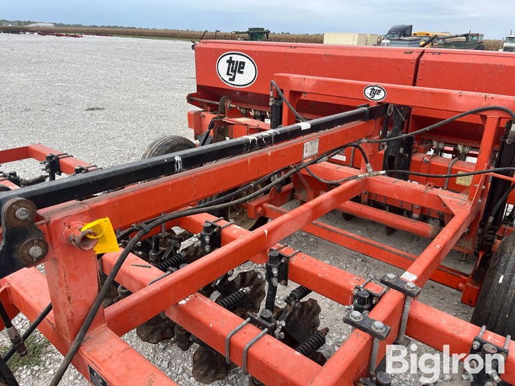 tye-series-v-image-11