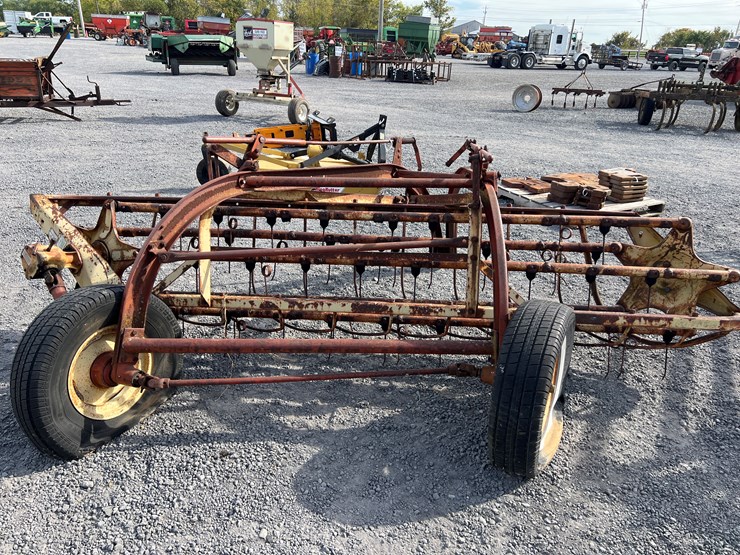 new-holland-258-image-4