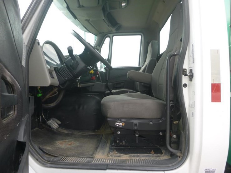 2017-international-8600-image-16