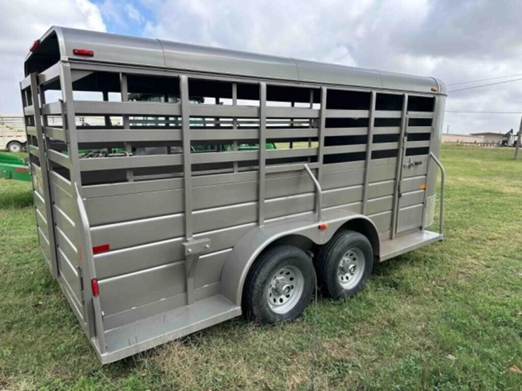2023-w-w-16'-livestock-trailer-image-3