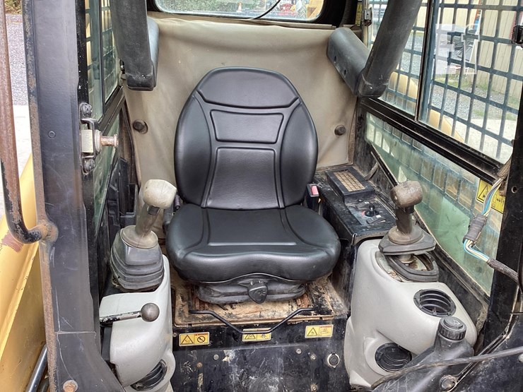 2004-caterpillar-277b-image-14