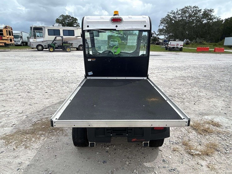 2016-club-car-carryall-710-electric-utility-cart-image-9