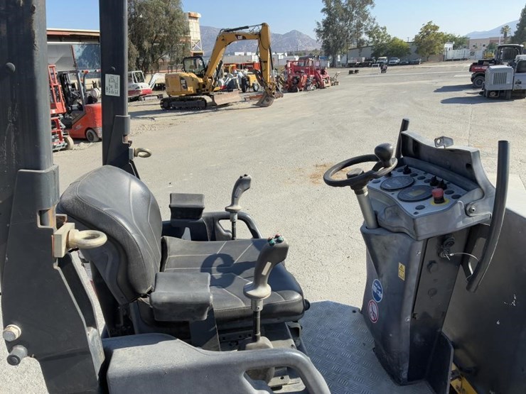 2017-bomag-bw120-image-16