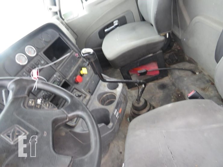 2013-international-prostar-image-6