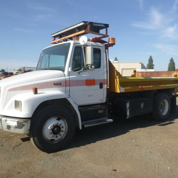 2001 FREIGHTLINER FL70