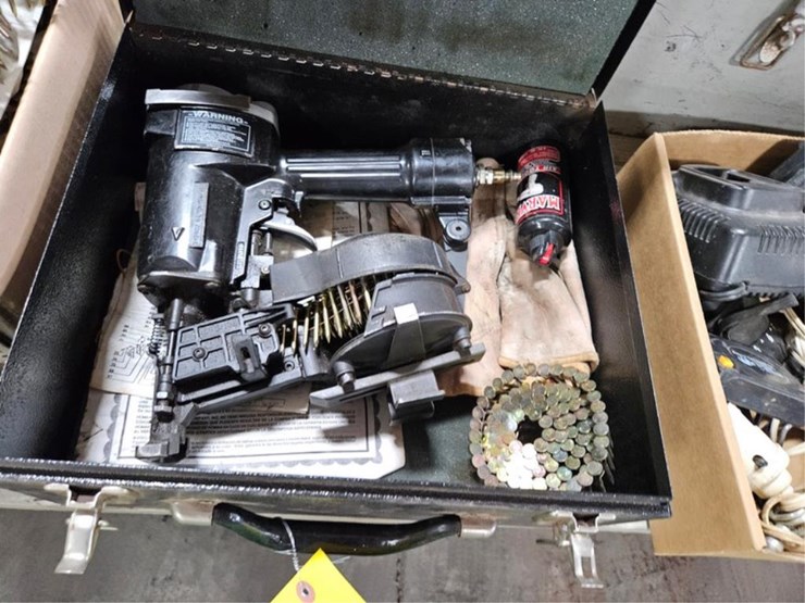 #2457-•-roofing-nail-gun-&-assorted-nails-image-4