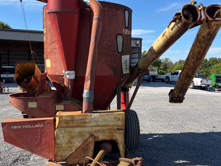 new-holland-355-image-2