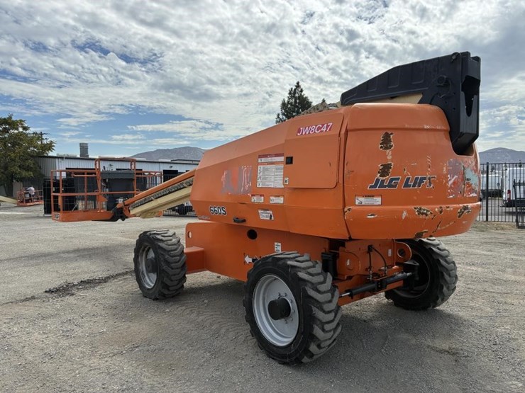 2015-jlg-600s-image-4